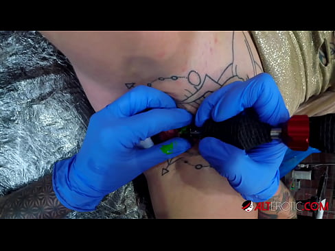 ❤️ Extrem tätowierte Hottie Sully Savage hat ein Tattoo auf ihrer Klitoris Porno fb bei de.porn-93.ru
