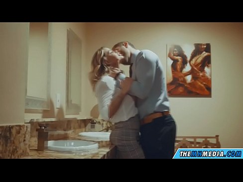 ❤️ Wenn eine vollbusige Blondine dich in einer öffentlichen Toilette verführt Porno fb bei de.porn-93.ru
